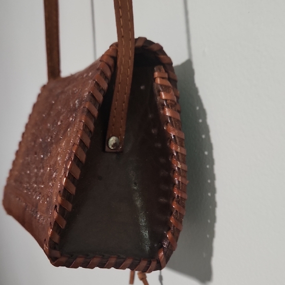 Handcrafted Brown Leather Crossbody Bag - Picture 7 of 16
